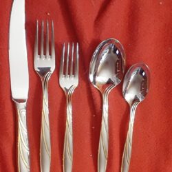 Mikasa Latitudes Gold 5 Piece Flatware Set