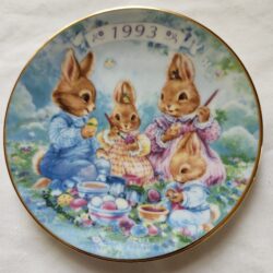 "Colourful Moments" Vintage Mini Avon Easter Plate 1993